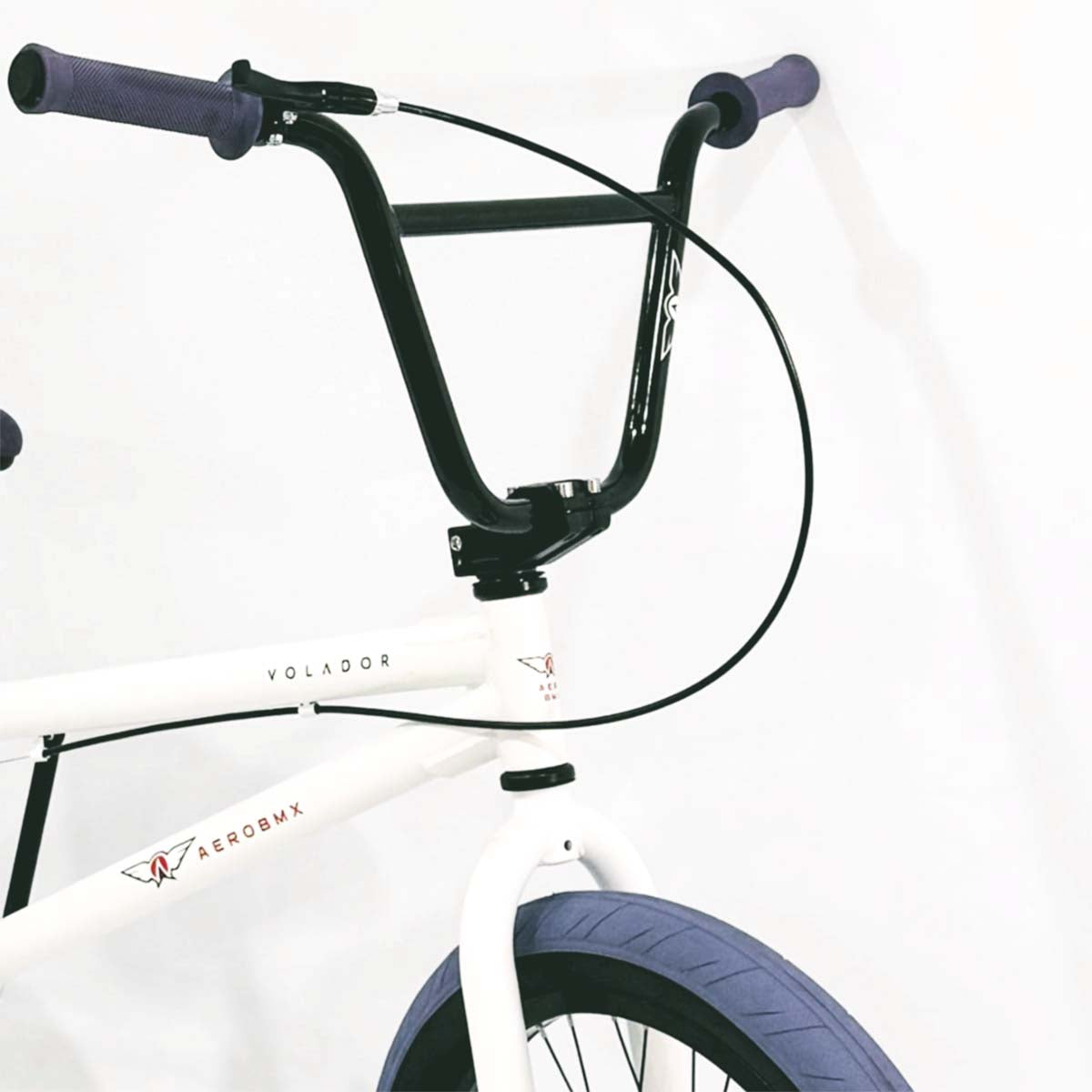 Bicicleta BMX Aerobmx Volador Centro Mid Profesional Maza 14mm Rodado 20 blanco-gris