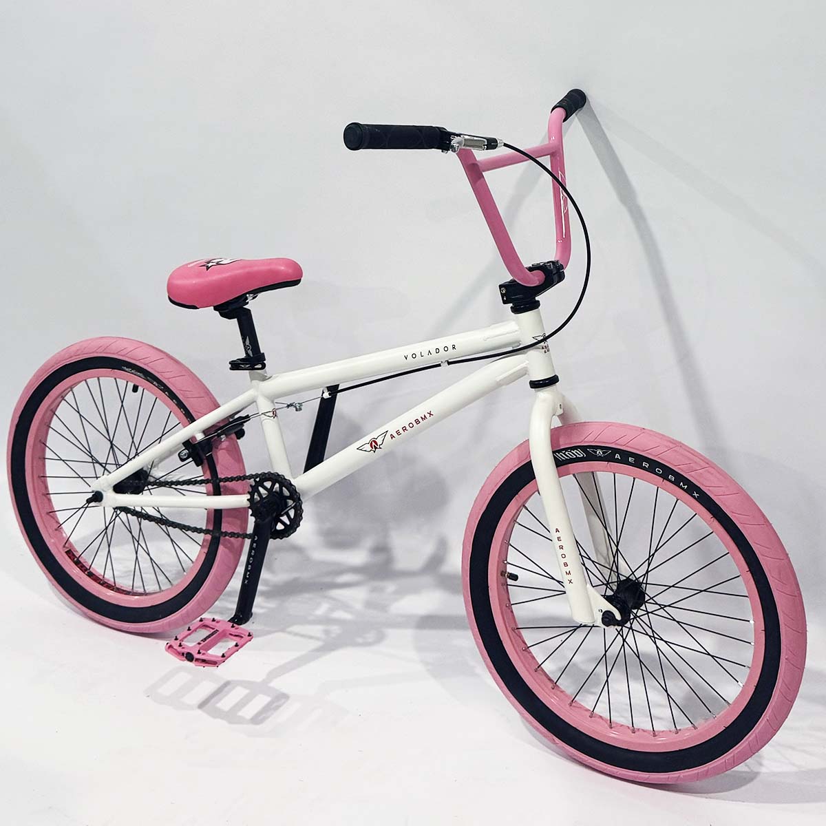 Bicicleta BMX Aerobmx Volador Centro Mid Rodado 20 color blanco-rosa