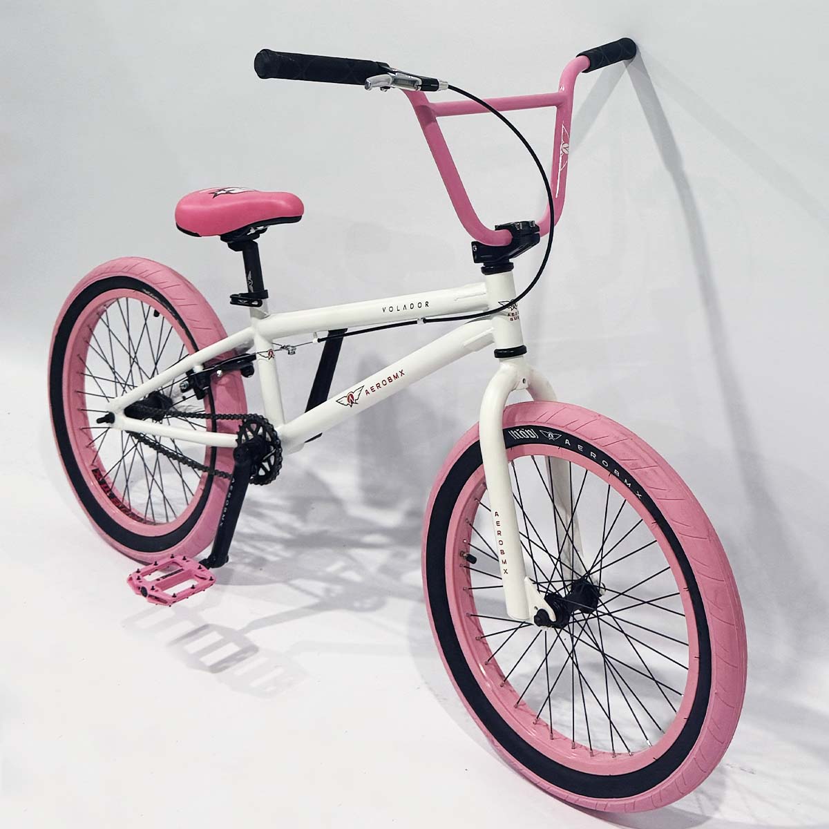 Bicicleta BMX Aerobmx Volador Centro Americano Profesional maza 14mm Rodado 20 blanco-rosa