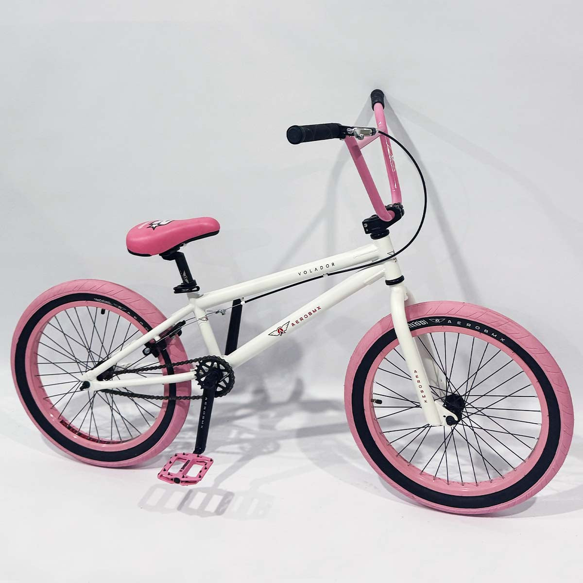 Bicicleta BMX Aerobmx Volador Centro Mid Rodado 20 color blanco-rosa