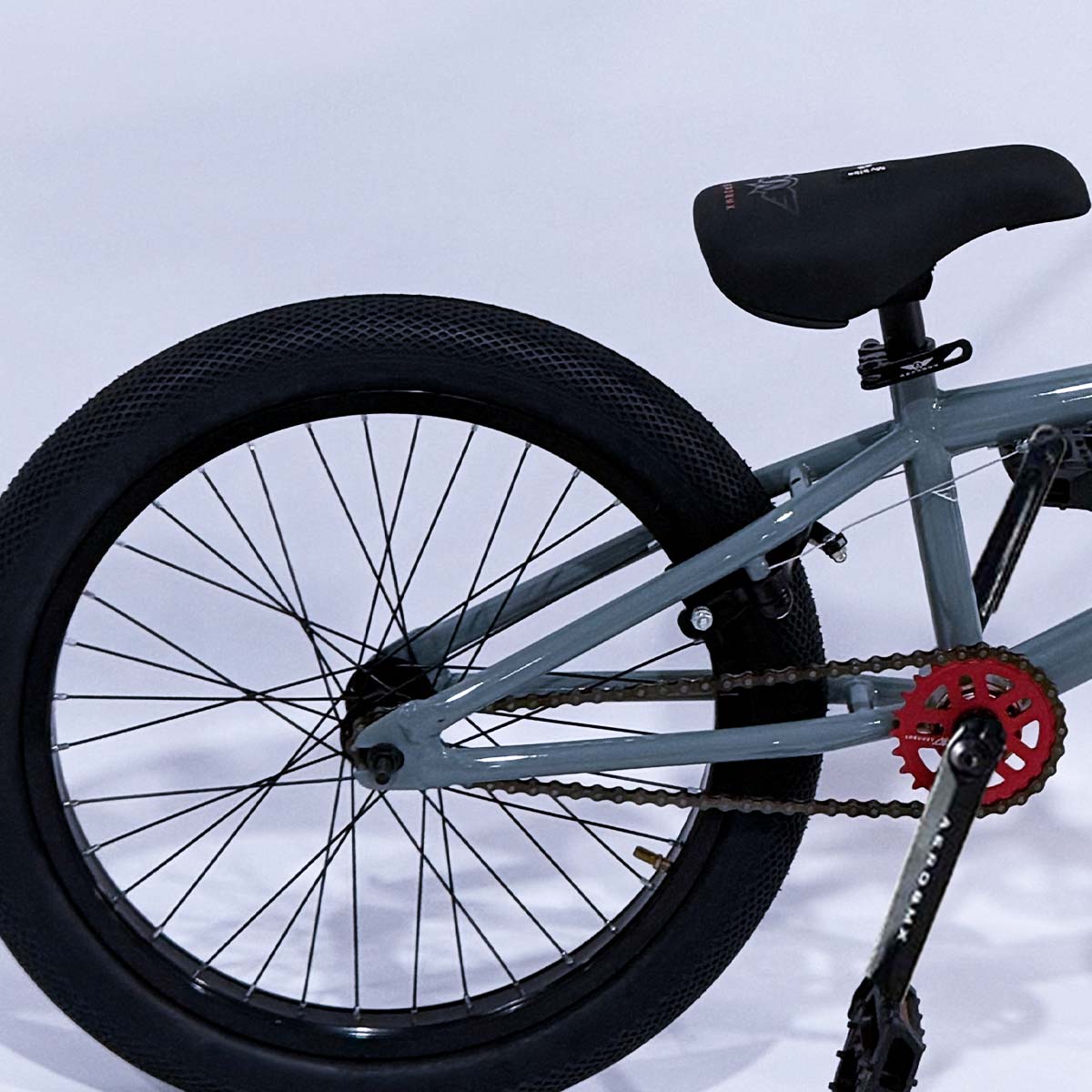 Bicicleta BMX Aerobmx Volador Centro Americano Profesional maza 14mm Rodado 20 Gris
