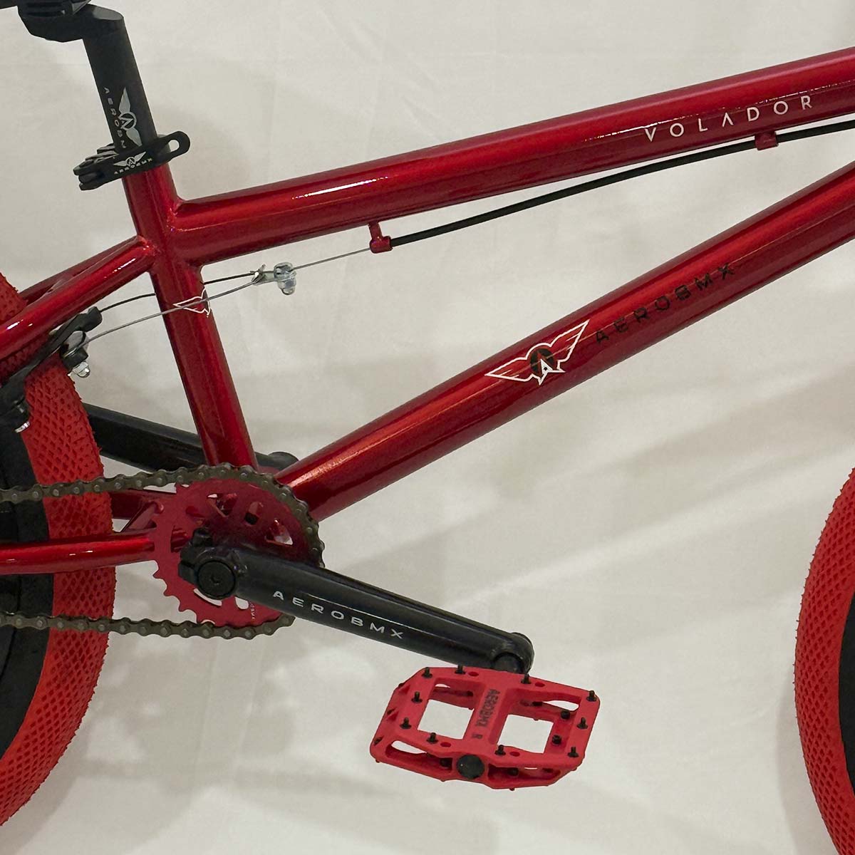 Bicicleta BMX Aerobmx Volador Centro Mid Rodado 20 color Rojo